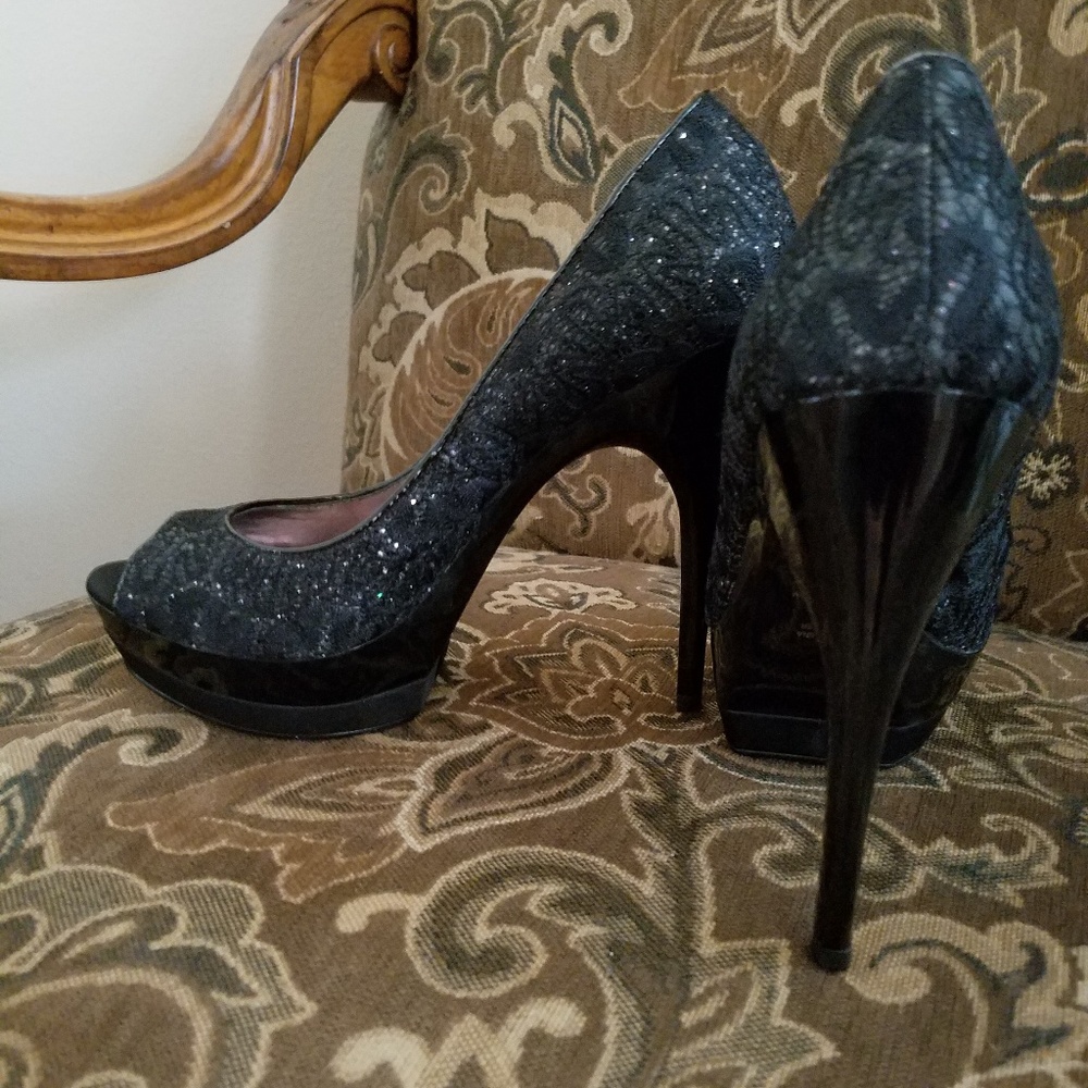 ⬇️💗Bakers Black Stunning Platform heels - Picture 4 of 4